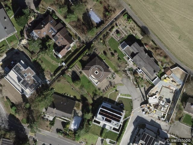 Luftbild der Lage – Huzlenstrasse 17, 8604 Volketswil