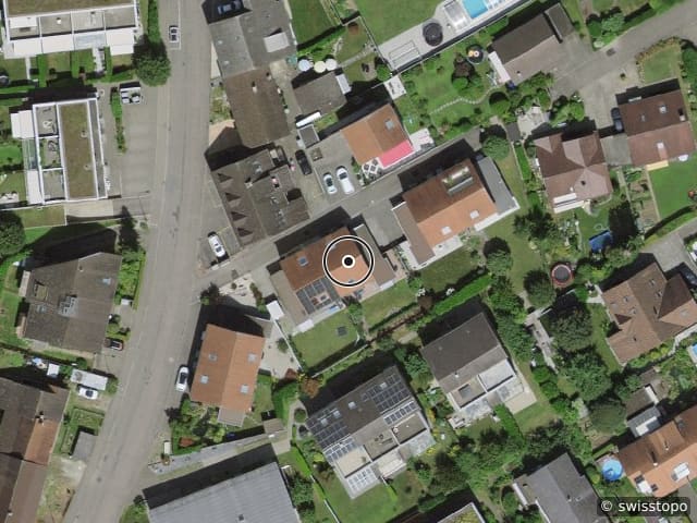 Luftbild Balmweg 4, Ruhig gelegen an einer Sackgasse. Bus, Schulen und Einkaufsmöglichkeiten sind zu