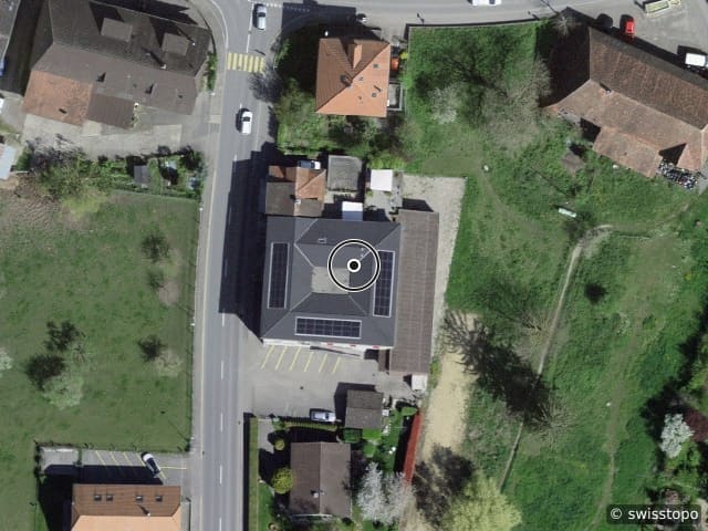 Luftbild Bahnhofstrasse 1, Gampelen