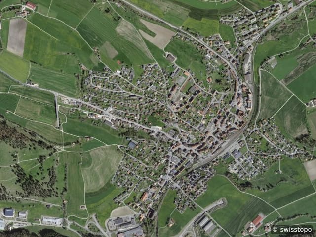 Luftbild Tavannes