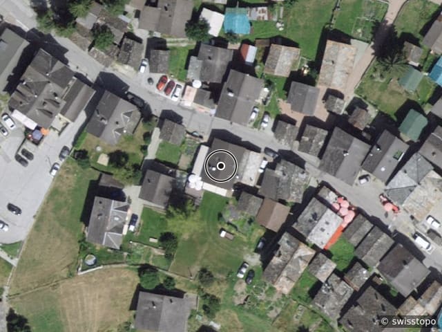 Luftbild der Lage – Rue Centrale 156, 1983 Evolène