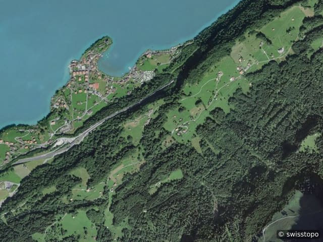Luftbild der Lage – Iseltwald
