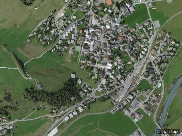 Luftbild der Lage – 7524 Zuoz