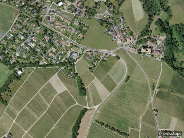 Vista aerea della posizione – 1134 Vufflens-le-Château