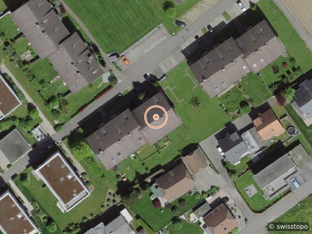 Luftbild der Lage – Grundstrasse 17/19, 4658 Däniken