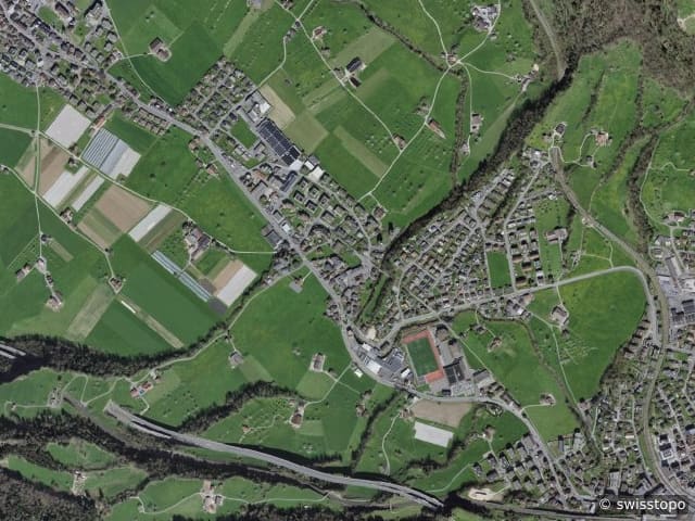Vista aerea della posizione – Arth