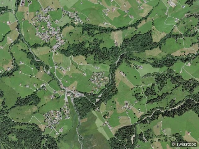 Luftbild Lauenen