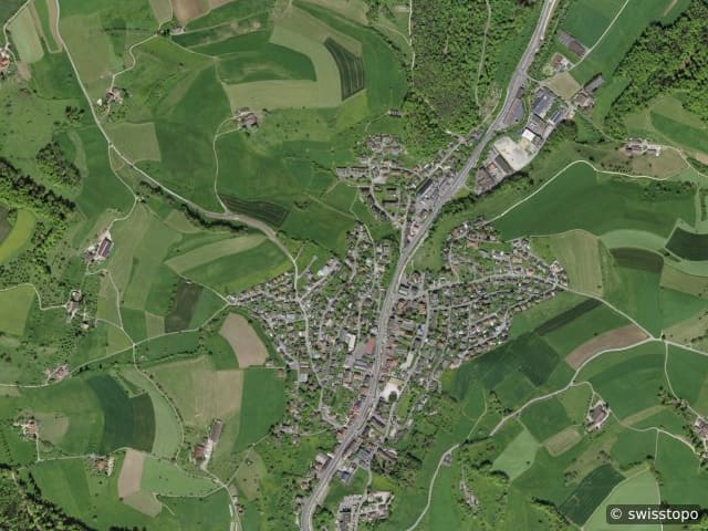 Vista aerea della posizione – Niederdorf