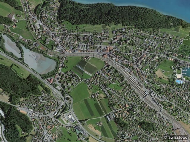 Luftbild der Lage – Spiez
