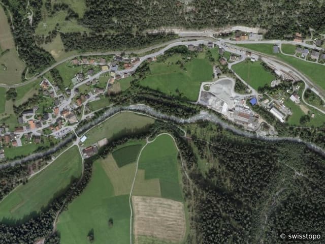 Luftbild der Lage – 7472 Surava