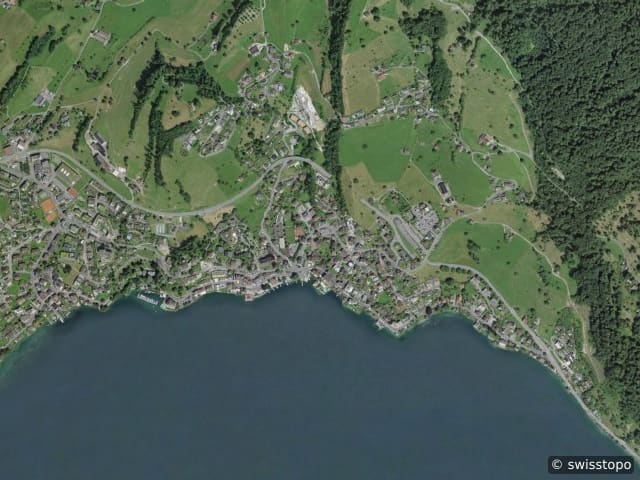 Luftbild der Lage – Weggis