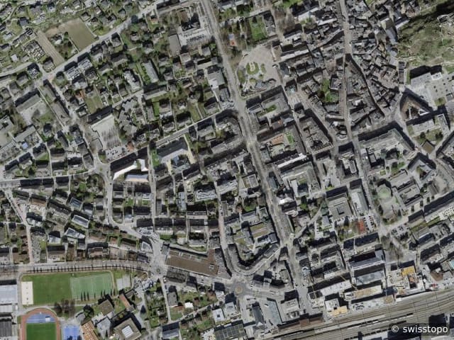 Luftbild casernes 61b, Sion