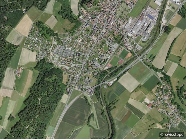 Luftbild Lucens