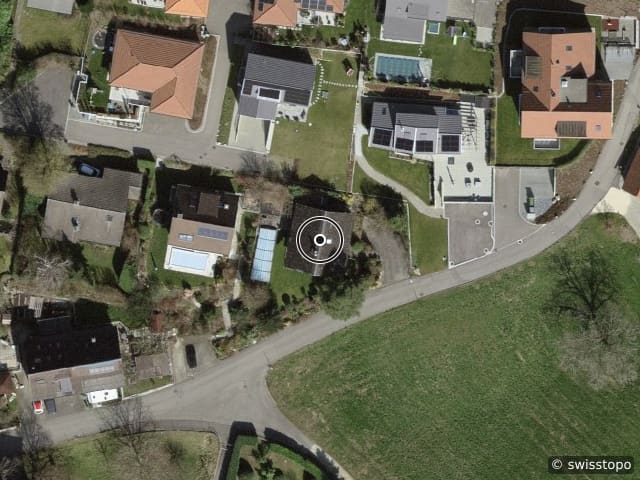 Vue aérienne de l’emplacement – Grundstrasse 23, 8165 Oberweningen