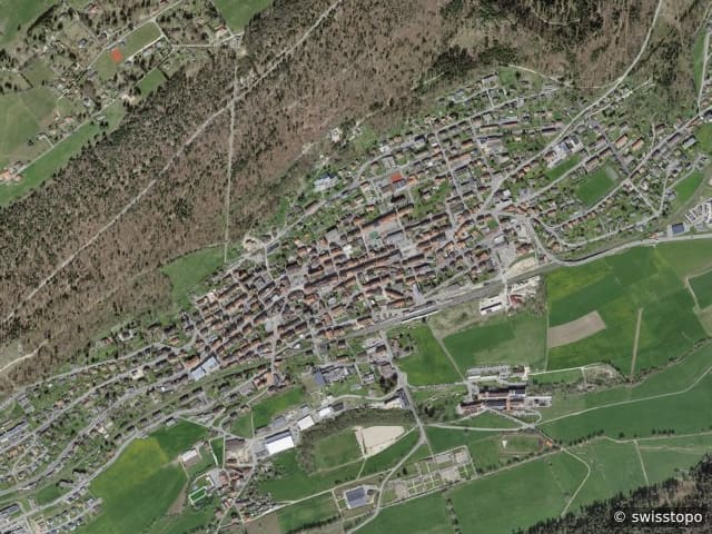 Luftbild Courtelary
