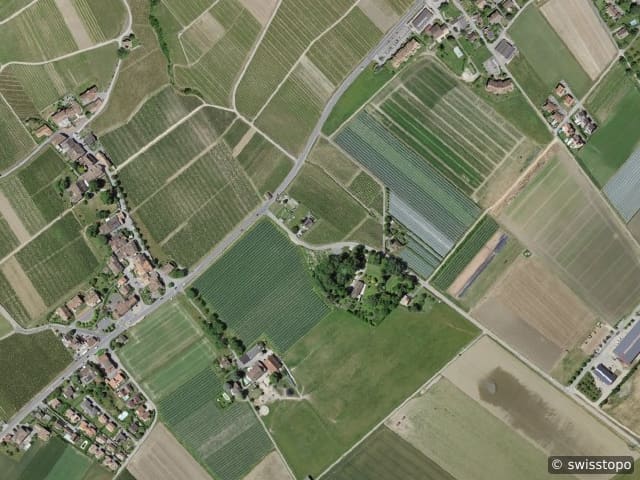 Luftbild Luins